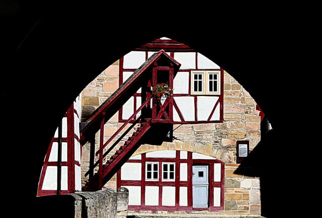 Das oft fotografierte "Rödelheimer Tor" hier einmal in ungewohnter Teilansicht.