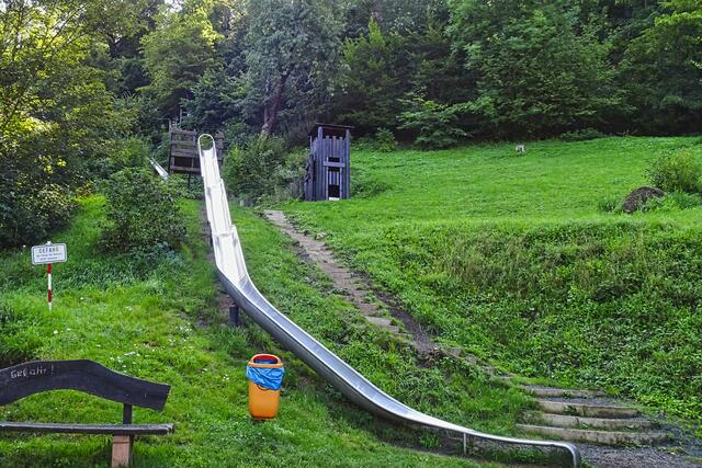 gleich zwei Edelstahlrutschen in Stecklenberg