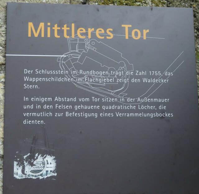 Dieses Schild gehört zum vorherigen Bild und man kann es auch sehen. Da es aber in der Vergrößerung sehr schlecht zu lesen ist, habe ich es noch einmal separat fotografiert. | Foto: M. A.