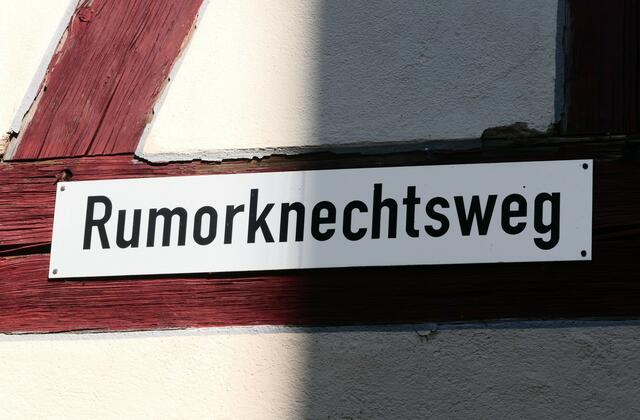 Der "Rumorknecht" war nicht etwa ein herumpolternder Knecht, sondern der örtliche Polizeidiener!