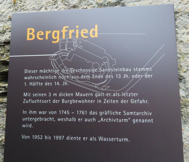 Die Hinweistafel zum "Bergfried" ... | Foto: M. A.