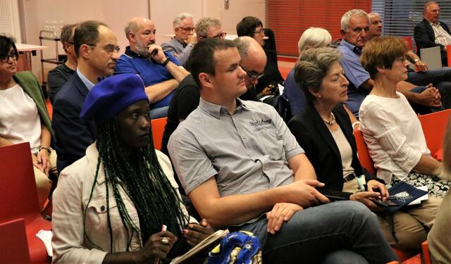 Jahreshauptversammlung Augsburg International e.V. im S-Forum | Foto: Marianne Stenglein