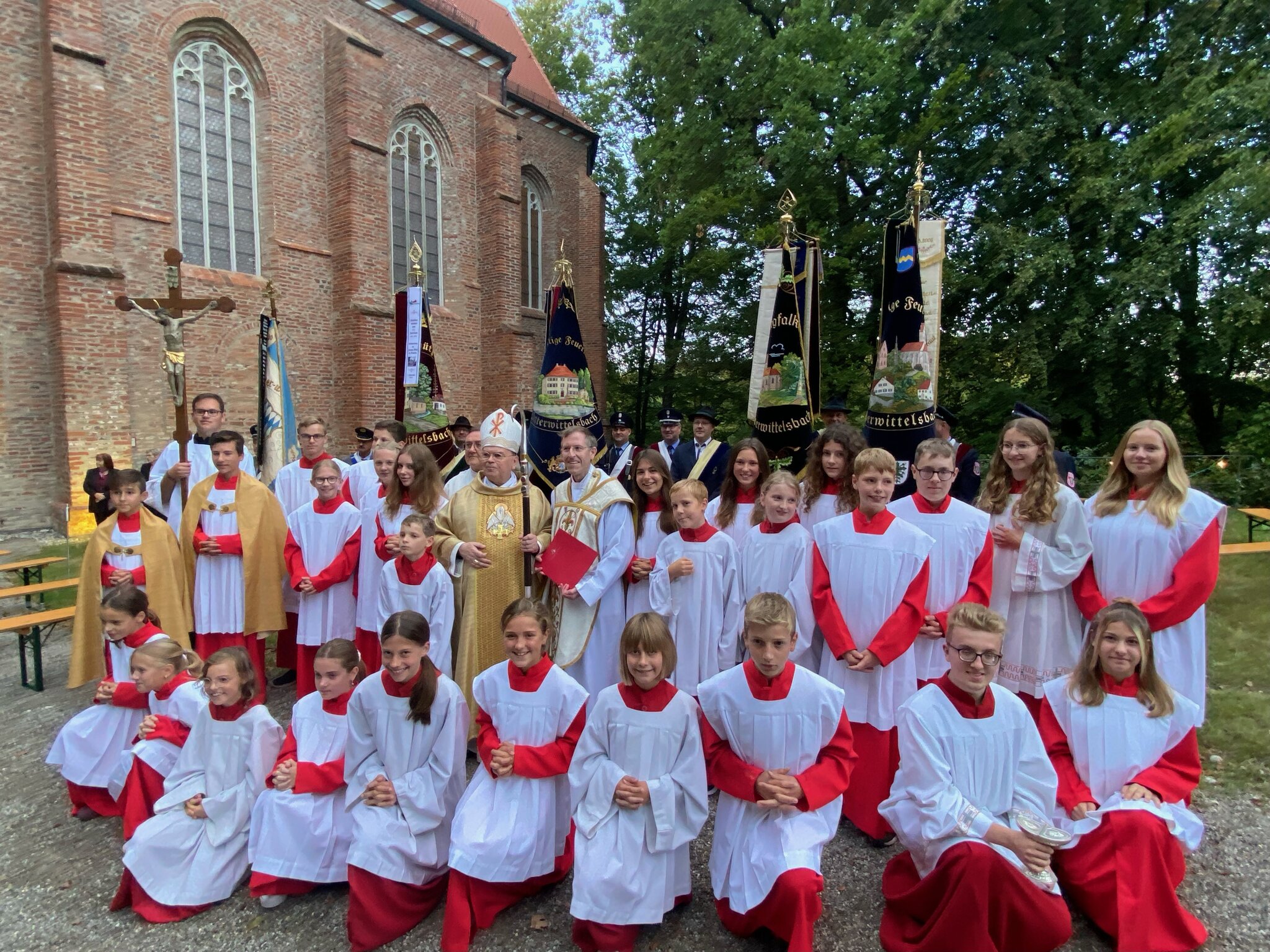Lebendige Steine bleiben Bischof Bertram Meier in Oberwittelsbach