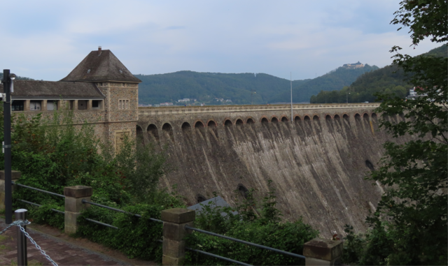 ... mit dem "Schloss Waldeck (re. oben im Hintergrund). | Foto: M. A.