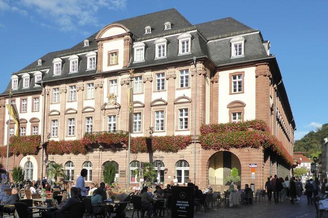 Das Rathaus der Stadt Heidelberg am Marktplatz.