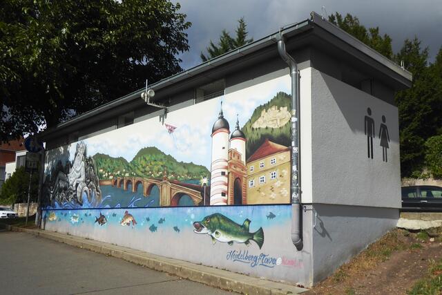 Die öffentliche Toilette Posseltstraße an der Uferstraße im Stadtteil Neuenheim.