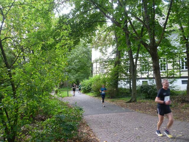 5 Kilometer: Ecke Burgdorfer Schloss.