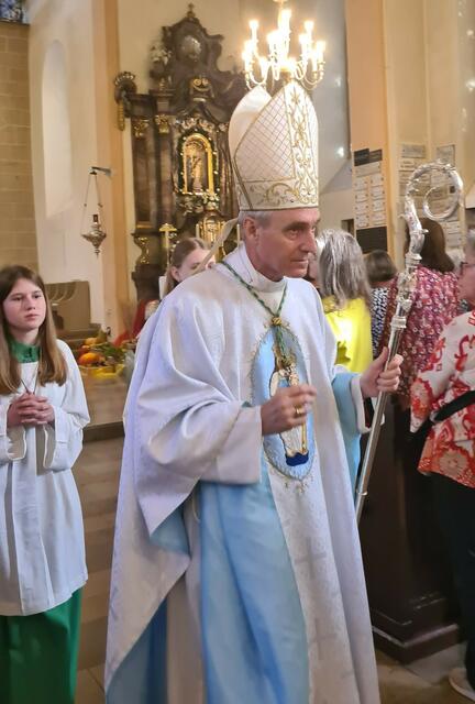 S. E. Erzbischof Dr. Georg Gänswein bei Auszug