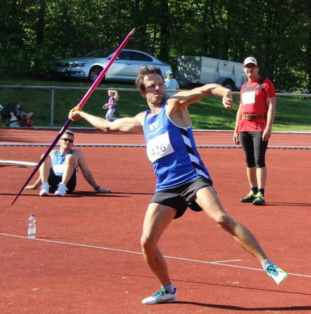 Arslan Muminovic beim Speerwurf - Bayerischer Meister