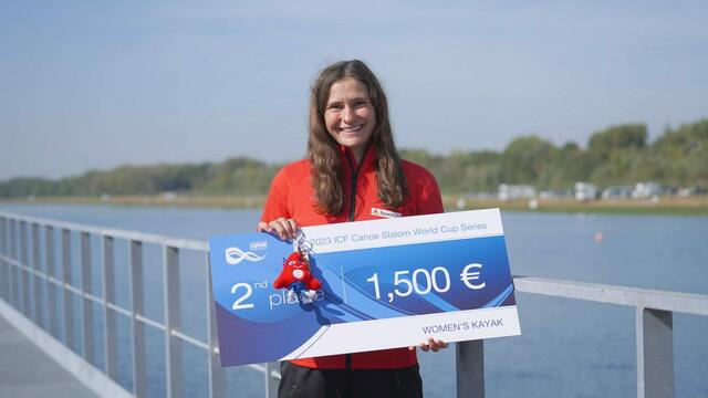 Elena Lilik Kanu Schwaben Augsburg beim Weltcup in Paris bekommt sie für Ihre Leistungen der gesamten Weltcup Saison 2023 über auf den zweiten Platz | Foto: Uta Büttner