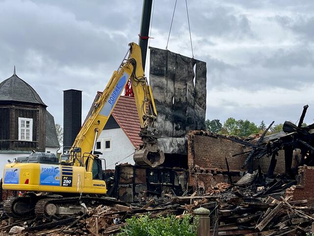 Schutzwand fürs Nachbarhaus zum Schutz gegen Trümmer beim Abriss