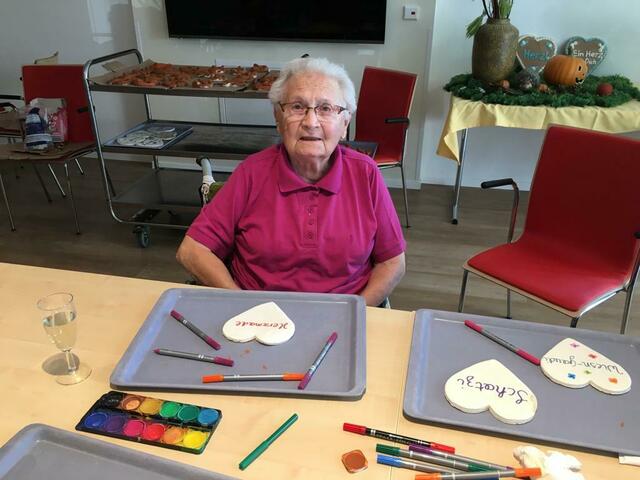 Herstellen der Deko fürs Oktoberfest