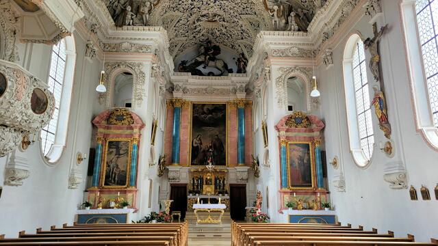 Innenraum der Pfarrkirche St. Georg | Foto: Dr. Hubert Raab