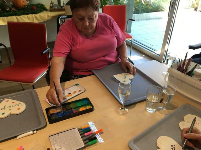 Herstellen der Deko fürs Oktoberfest