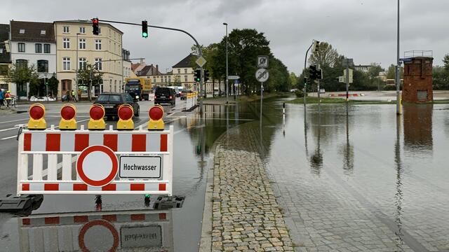 Am Kreuzungsbereich Am Hafen/Ulmenstraße/Schiffbauerdamm. Foto: Helmut Kuzina