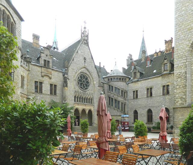 Die Schlosskapelle mit seiner Eingangsfassade