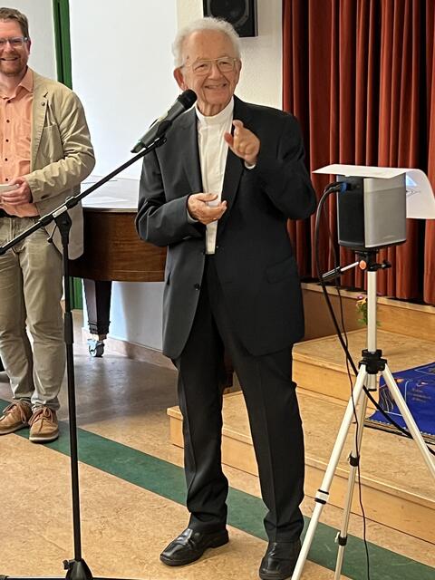 Altbischof Joachim Reinelt von Dresden – Meißen wandte sich mit launigen Worten an die Gäste des Tages | Foto: Foto: Dr. Christa Blank