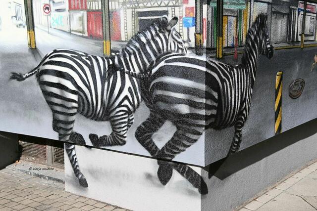 Hola Utopia! 2023

Mural von "Want A Wall" Am Kleinen Felde | Foto: Katja Woidtke