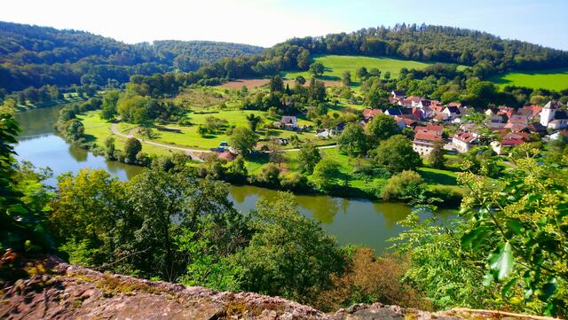 Wunderbarer Blick vom Neckarsteig hinunter ins Tal | Foto: Shima Mahi