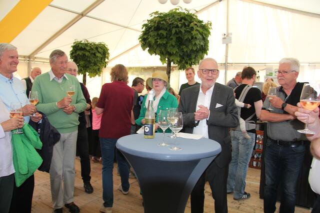 Edle Rebensäfte gab es beim traditionellen Pfälzer Weinfest zu verkosten | Foto: Irene Rung