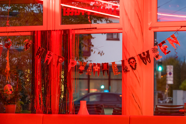 Eiscafé Tutti Frutti Friedberg/Bayern - Mit einer Halloween-Party ght's in die Winterpause bis 1. März 2024 | Foto: FSeventfoto