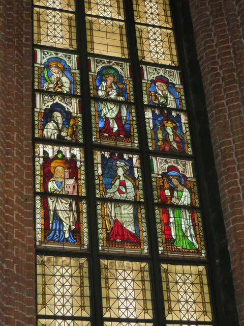 Das rechte Fenster des Hauptchors 