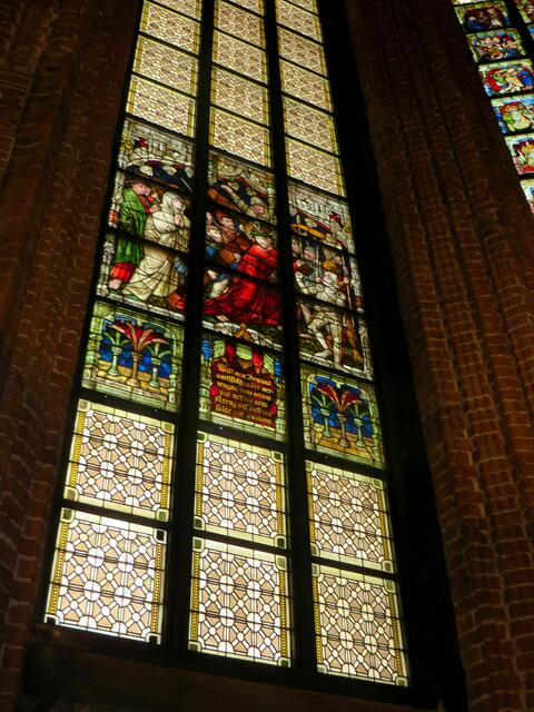 Das linke Fenster des Hauptchors