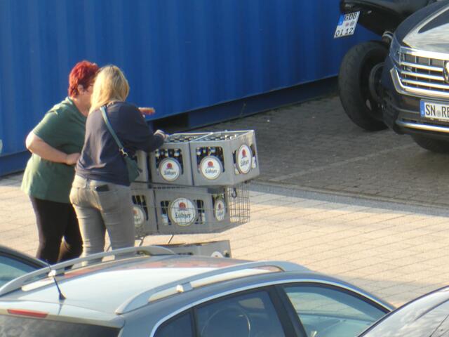 Bier her...