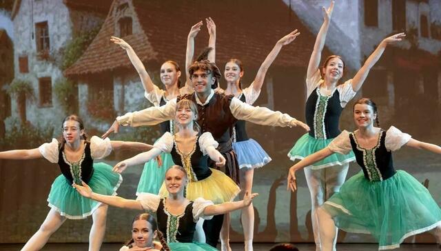 Das Ballonmusical lebte auch von fantasievollen Ballettchoreografien. | Foto: Darya Faletssky