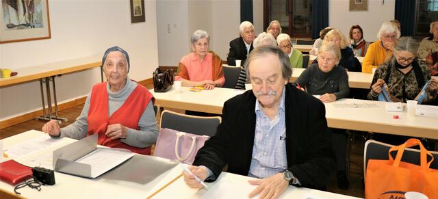DFG Deutsch - Französische Gesellschaft für Augsburg und Schwaben e.V., vorne links Maria Gebhard, rechts Klaus Hopp Protokollführer der JHV | Foto: Marianne Stenglein