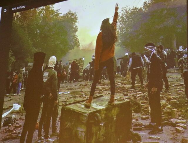 Foto von der Präsentation | Foto: Marianne Stenglein