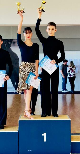 Abigail Schwalbach/Linus-Luis Schwiefert:  1.Platz Bayernpokal Jugend D Latein