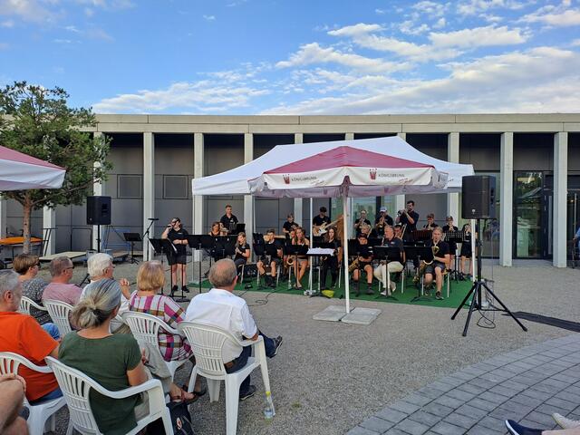 Leseparkkonzert mit der Bigband des Gymnasiums Königsbrunn | Foto: Foto: Rebecca Ribarek