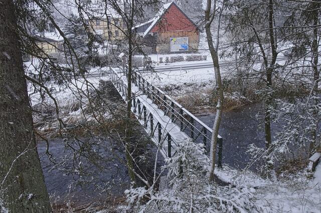über diese Brücke und der Bodetalstraße  ging es auf den Feld- Wanderweg in Richtung Königshütte