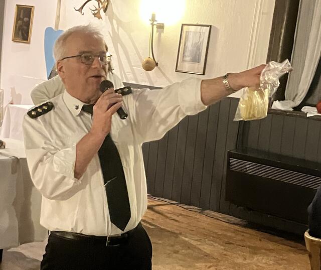 Versteigerung von Wurstpaketen