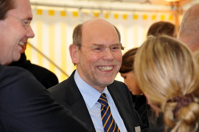Walter Hirsche, damals niesdersächsischer Verkehrsminister.