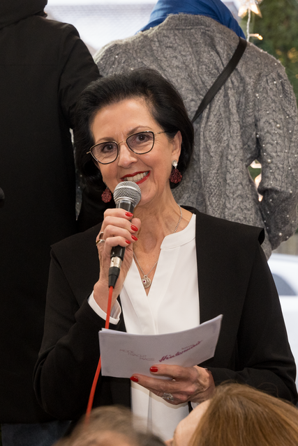 30. Kunstausstellung im Modehaus Barbara Hintermair in Ried. Der Kunstmaler Franz Reißner präsentiert seine Werke | Foto: FSeventfoto