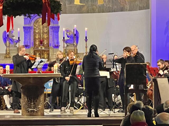 17. Friedberger Adventsingen 2023 -  das Streichorchester „Collegium Musicum“ glänzte unter der Leitung von Monika Trinkl-Peters | Foto: Stadtpfarrei Friedberg