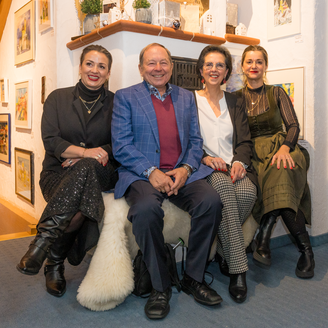 30. Kunstausstellung im Modehaus Barbara Hintermair in Ried. Der Kunstmaler Franz Reißner präsentiert seine Werke | Foto: FSeventfoto