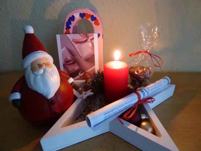 Inhalt: Kekse, eine Karte und eine gebundene Rolle!