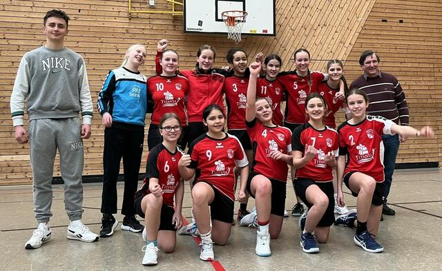 Die D-Mädels werden vorzeitig Meisterinnen der Bezirksliga 2022/23. | Foto: TSV Neusäß Handball
