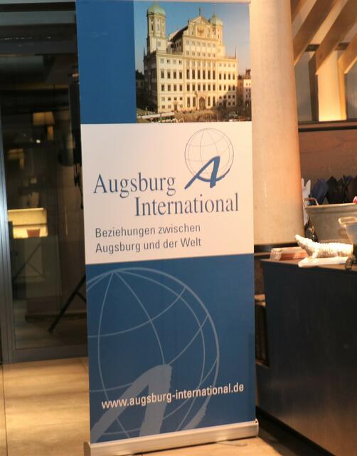 Augsburg International e.V. lud zum Nikolaus-Empfang ein.   | Foto: Marianne Stenglein