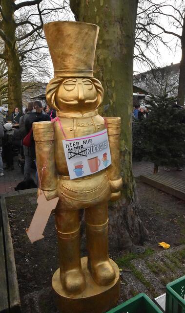 Kein Pfand, sondern Vertrauen: Becherrückgabe.