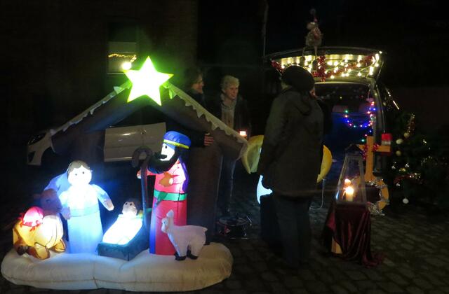  Der Adventsbully mit dem Friedenslicht