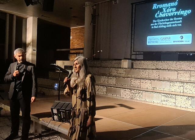 Iovanca und Adrian Gaspar bei Einführung in den Abend