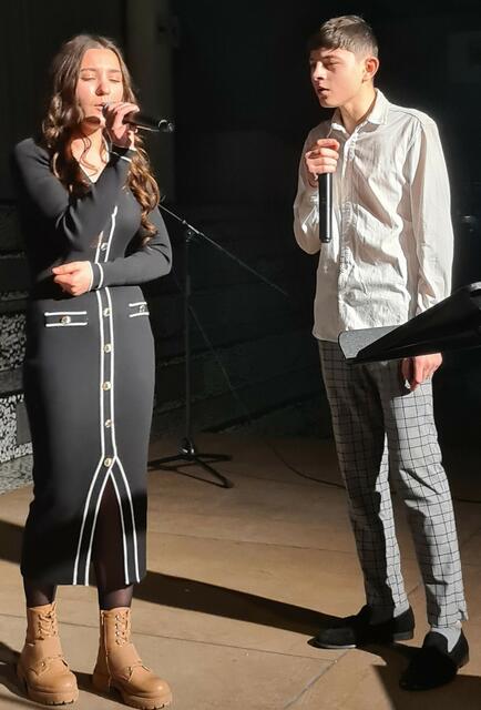 ... Ludmila Babenko &amp; Jeka als Vokal Solisten ...