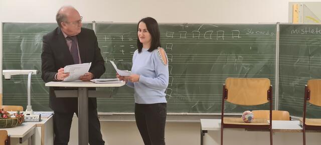 Schulleiter OStD Michael Beer im Gespräch mit …