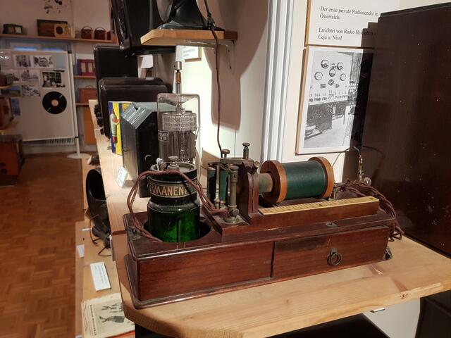 Man kommt einfach ins Staunen, wenn den Erfindergeist dieser technischen Ausstellungsstücke betrachtet. Die Entwicklung und Technik in der Produktion dieser Geräte ist schon eine tolle Erfinderleistung.