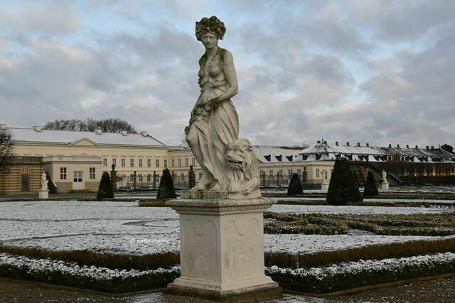 Überschwemmungen im Großen Garten Herrenhausen (Foto: Katja Woidtke)

Großes Parterre mit Schloss im Hintergrund | Foto: Katja Woidtke