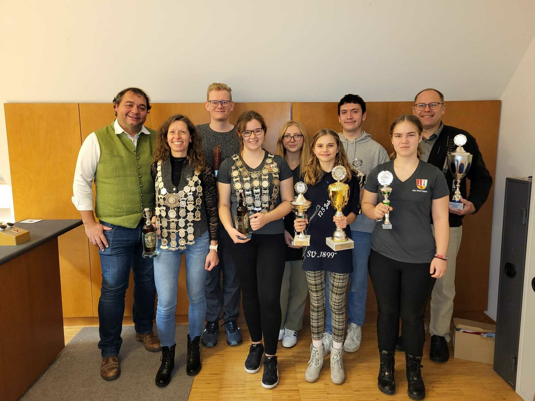 Fleinhausen hat zwei neue Schützenköniginnen Weihnachtsfeier mit